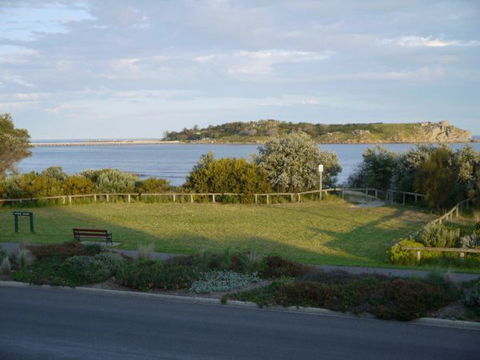 B Our Guest - Accommodation Australia 1